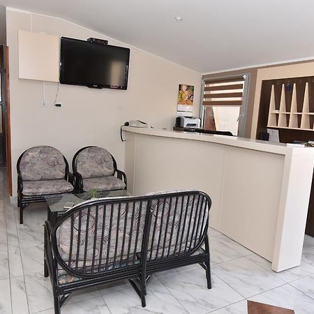 Prenociste Gazela Bed & Breakfast Пирот Екстериор снимка
