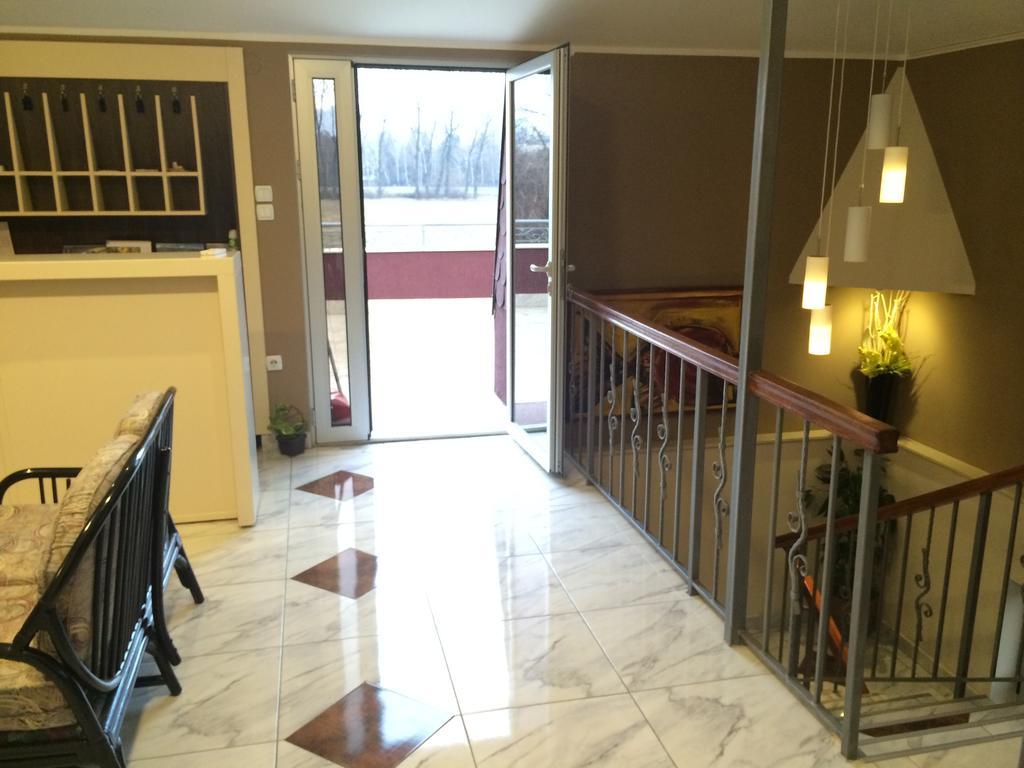 Prenociste Gazela Bed & Breakfast Пирот Екстериор снимка