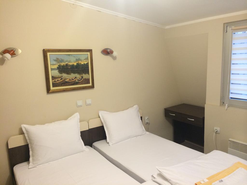 Prenociste Gazela Bed & Breakfast Пирот Стая снимка