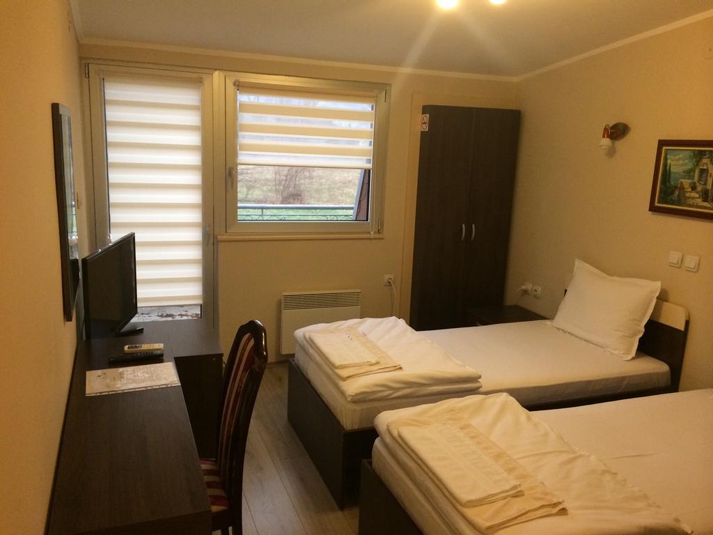 Prenociste Gazela Bed & Breakfast Пирот Стая снимка